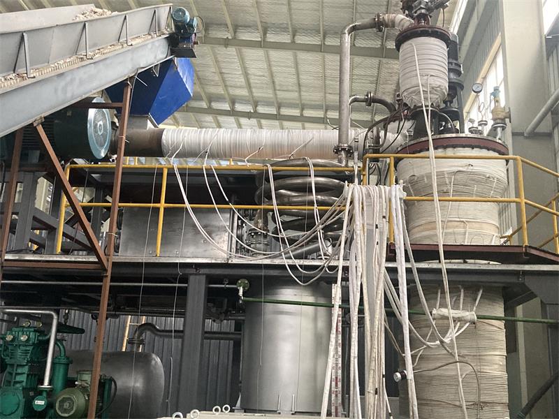 什么樣的廢塑裂解煉油加熱裝置，竟然需要十幾萬(wàn)一套？.jpg